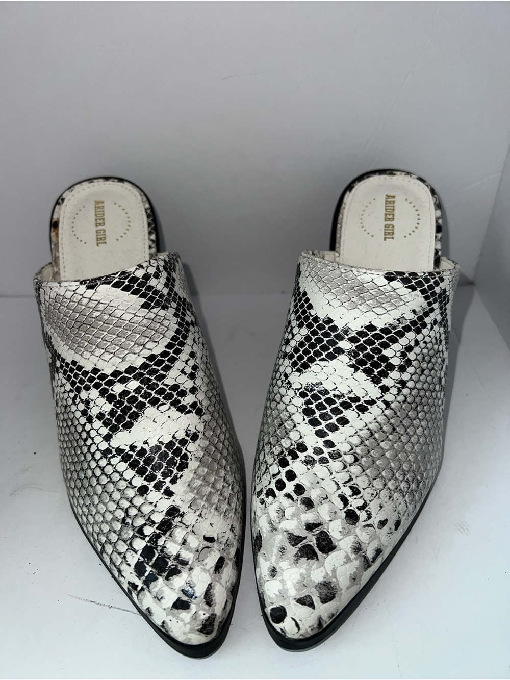 Arider Girl Women’s Snakeskin Print Pointed-Toe Heeled -Size 6